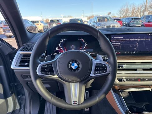 Used 2025 BMW X5 xDrive40i w/ M Sport Package image 12