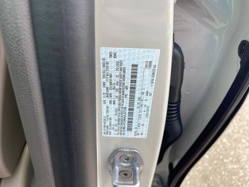 Used 2022 Lincoln Corsair Standard w/ Equipment Group 101A image 34