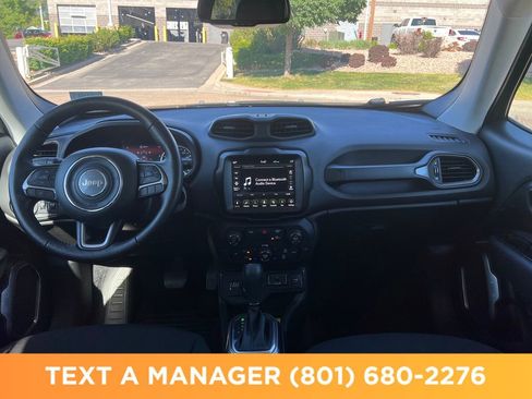 Used 2022 Jeep Renegade Latitude w/ Convenience Group AWD/4WD image 12