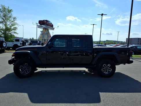 Used 2024 Jeep Gladiator Mojave w/ Technology Group AWD/4WD image 6
