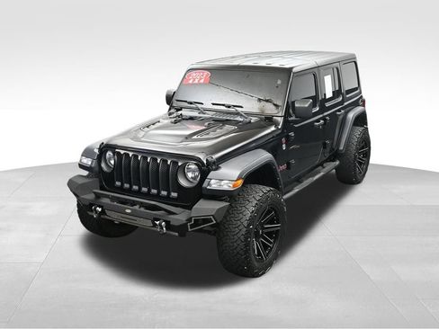 Used 2023 Jeep Wrangler Unlimited Rubicon w/ Cold Weather Group AWD/4WD image 32