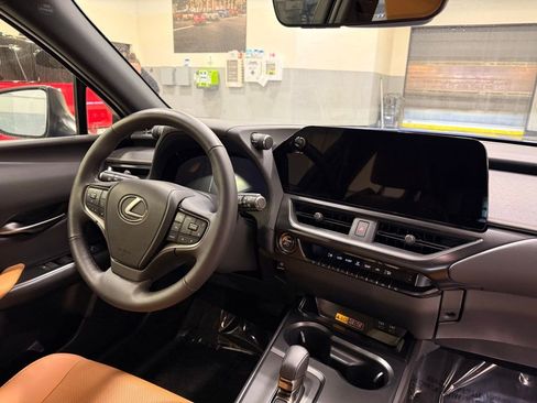 Used 2025 Lexus UX 300h AWD w/ Accessory Package (Z1) image 31