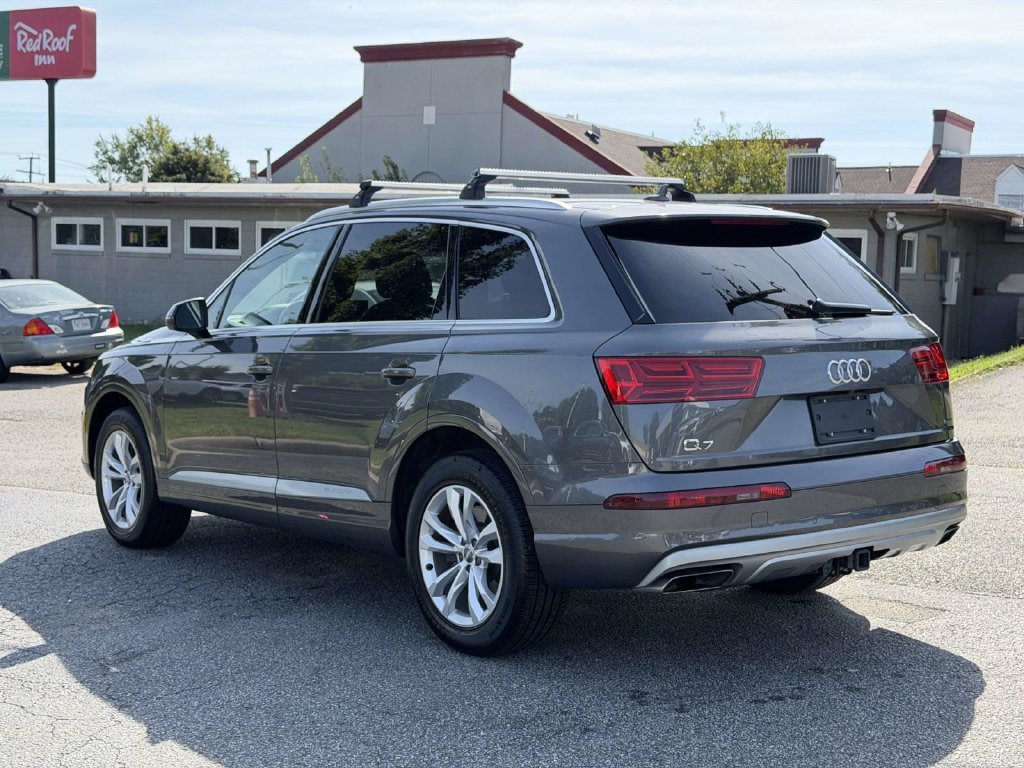 Used 2018 Audi Q7 2.0T Premium AWD/4WD image 22