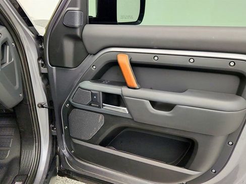 Used 2023 Land Rover Defender 110 X image 28