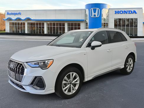 Used 2021 Audi Q3 2.0T Premium w/ Convenience Package image 1