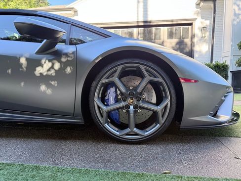Used 2023 Lamborghini Huracan EVO RWD image 19