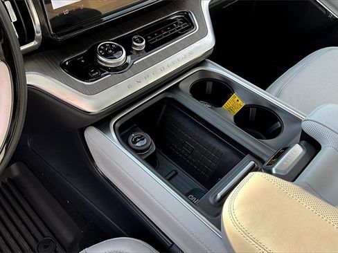 New 2025 Ford Expedition Platinum w/ Platinum Ultimate Package image 8