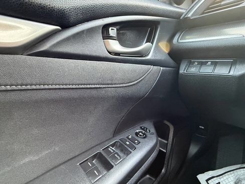 Used 2019 Honda Civic EX image 18