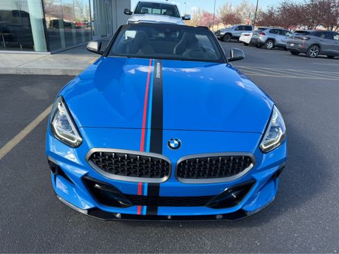 Used 2021 BMW Z4 M40i w/ Executive Package image 2