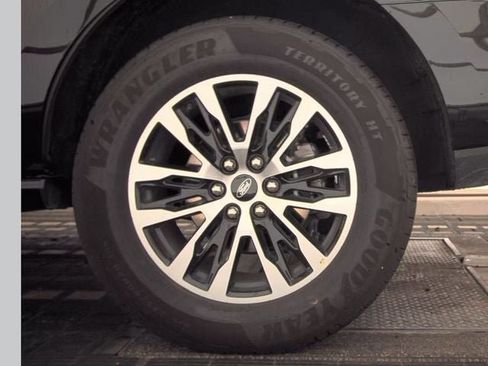 Used 2025 Ford Expedition Platinum AWD/4WD image 25