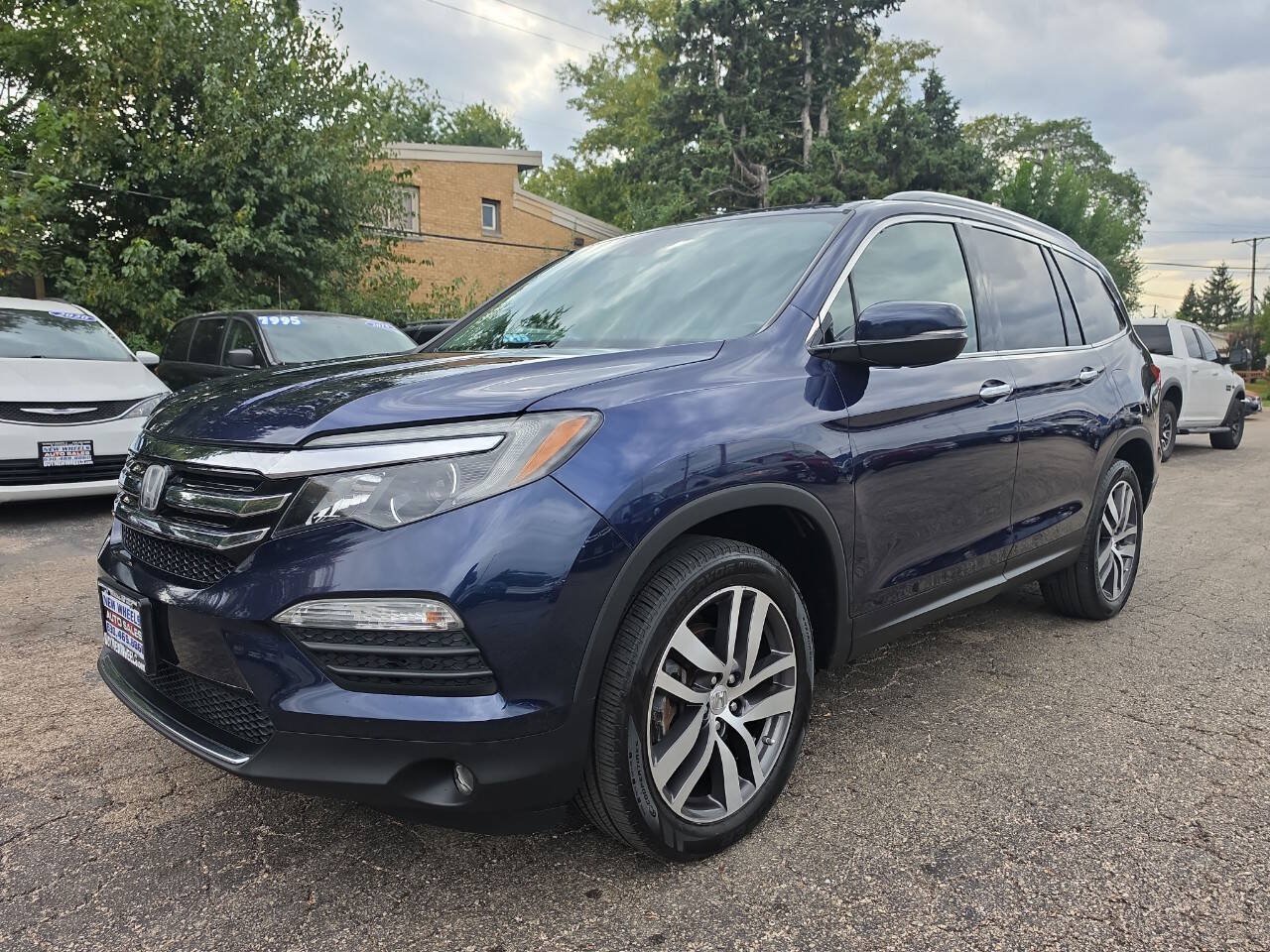 Used 2016 Honda Pilot Elite image 2