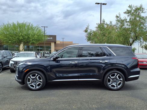 Used 2023 Hyundai Palisade Limited AWD/4WD image 3