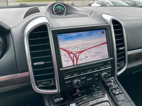 Used 2011 Porsche Cayenne AWD/4WD image 22