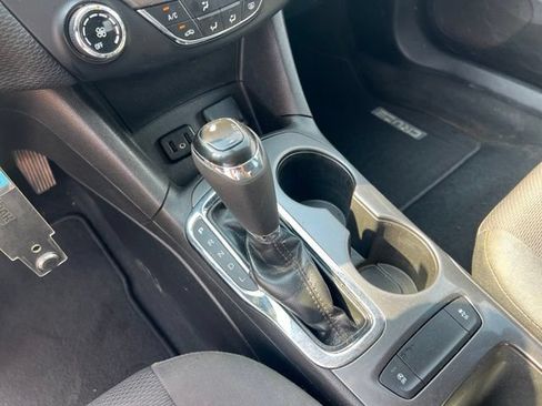 Used 2019 Chevrolet Cruze LS FWD image 22