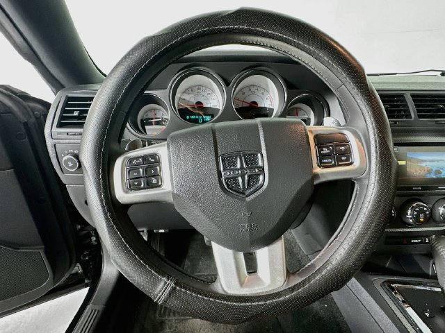 Used 2014 Dodge Challenger R/T Plus RWD image 9