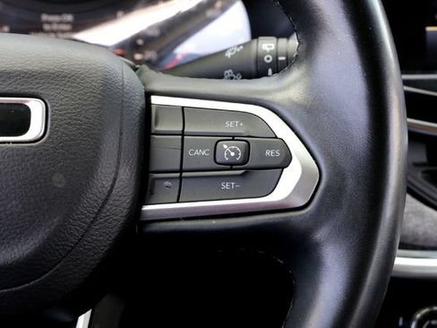 Used 2022 Jeep Compass Latitude AWD/4WD image 13
