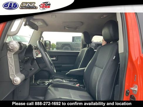 Used 2013 Toyota FJ Cruiser 2WD w/ Convenience Pkg image 10