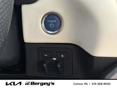 Used 2022 Toyota Tundra Capstone AWD/4WD image 28