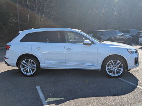 Used 2025 Audi Q7 3.0T Premium Plus image 11