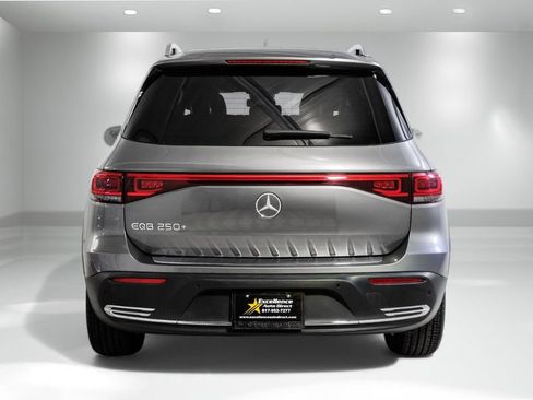 Used 2023 Mercedes-Benz EQB 250+ image 7