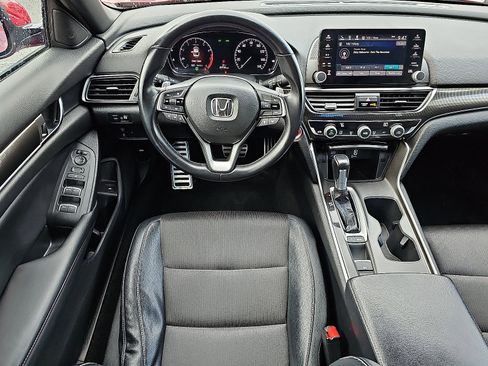 Used 2018 Honda Accord Sport image 11