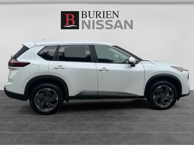Used 2025 Nissan Rogue SV FWD image 6
