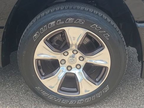Used 2023 RAM 1500 Laramie AWD/4WD image 9