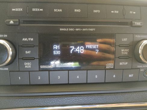 Used 2016 Dodge Grand Caravan SXT FWD image 25