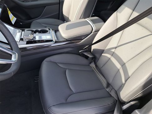 New 2026 Audi Q8 Premium Plus image 18