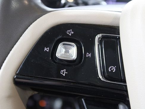 Used 2022 Lincoln Corsair AWD w/ Premium Package image 36