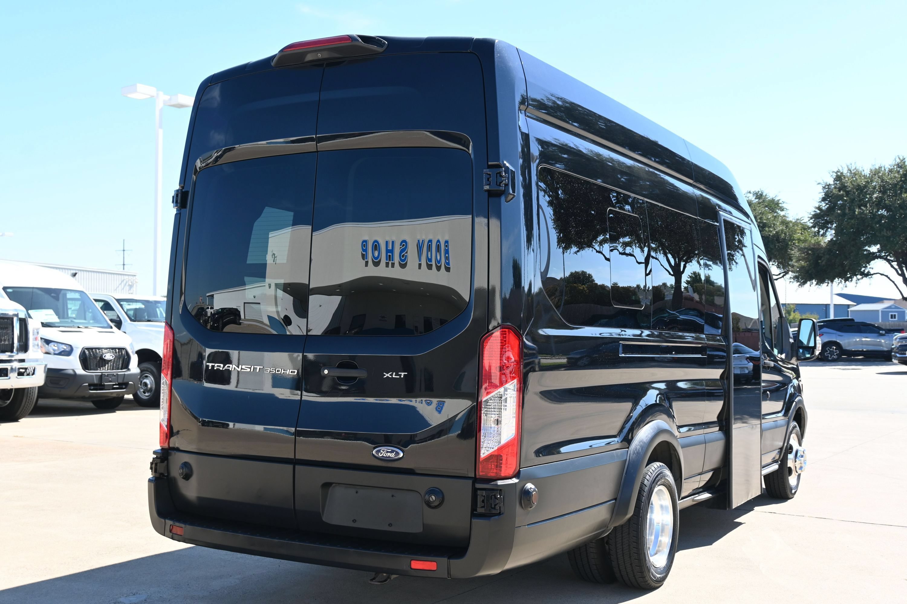 Used 2019 Ford Transit 350 XLT RWD image 9
