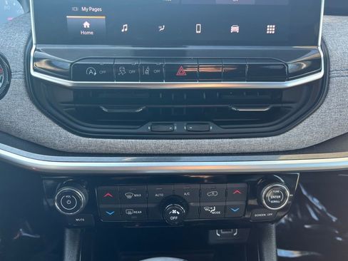 Used 2024 Jeep Compass Latitude w/ Convenience Group image 25