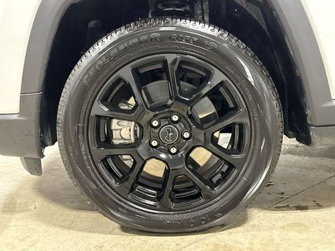 Used 2026 Jeep Compass Latitude AWD/4WD image 26