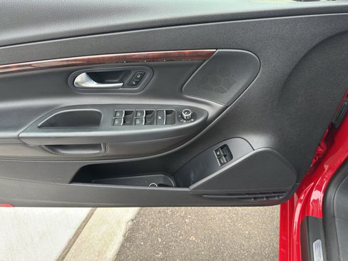 Used 2012 Volkswagen Eos Lux FWD image 10
