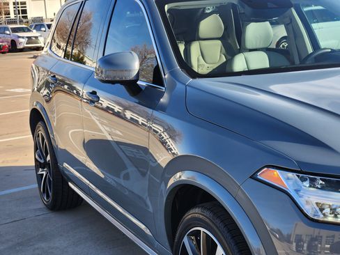 Used 2022 Volvo XC90 T6 Momentum w/ Advanced Package image 8