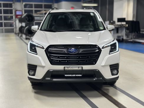 Used 2023 Subaru Forester Limited image 2