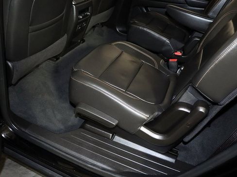 Used 2021 Chevrolet Traverse RS w/ LPO, Floor Liner Package image 30