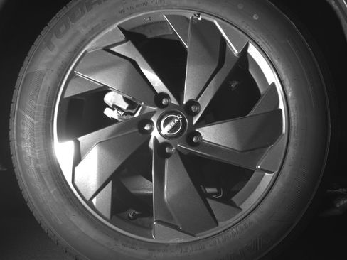 Used 2025 Nissan Rogue SV image 15