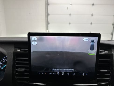 Used 2023 Ford Transit 350 XLT image 32