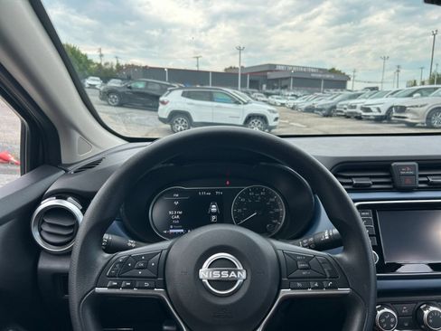 Used 2025 Nissan Versa SV FWD image 24