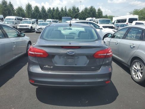 Used 2017 Ford Focus SE FWD image 7
