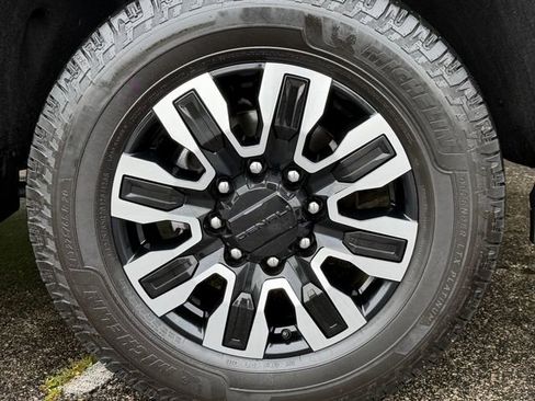 Used 2024 GMC Sierra 2500 Denali Ultimate AWD/4WD image 65