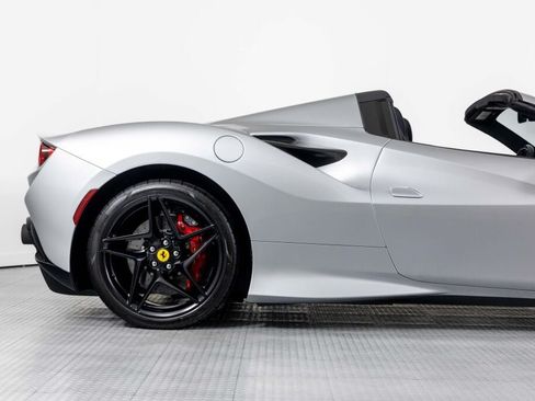 Used 2022 Ferrari F8 Tributo RWD image 21