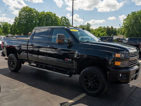Used 2016 Chevrolet Silverado 2500 LT w/ Midnight Edition AWD/4WD image 5