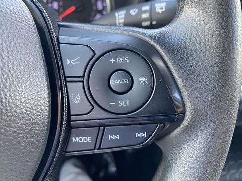 Used 2021 Toyota RAV4 LE image 20