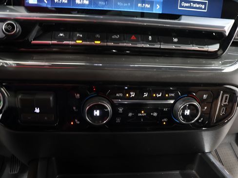 Used 2024 Chevrolet Silverado 1500 High Country w/ High Country Premium Package AWD/4WD image 11