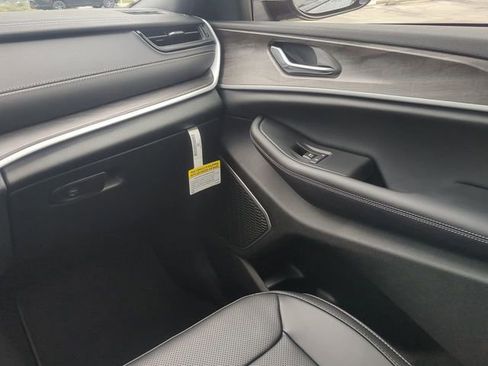 New 2026 Jeep Grand Cherokee L Limited image 21