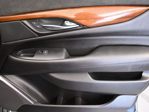 Used 2019 Cadillac Escalade Luxury image 54