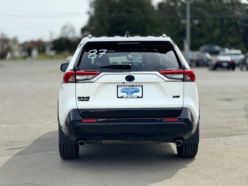 Used 2022 Toyota RAV4 XSE w/ Weather Package image 9