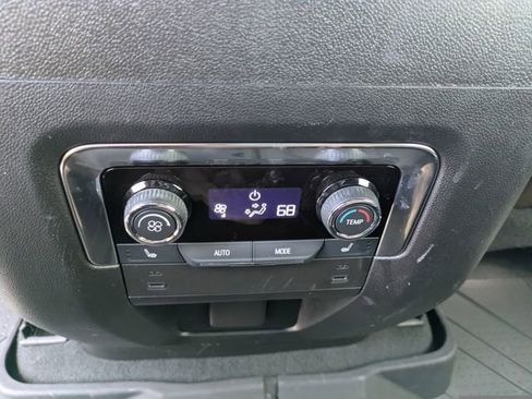 Used 2025 Chevrolet Tahoe High Country image 16